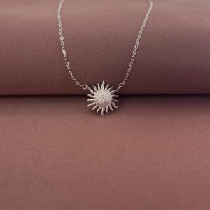 VARESE ARGJENDI PER FEMRA