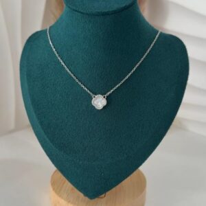 VARESE ARGJENDI PER FEMRA