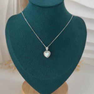 VARESE ARGJENDI PER FEMRA